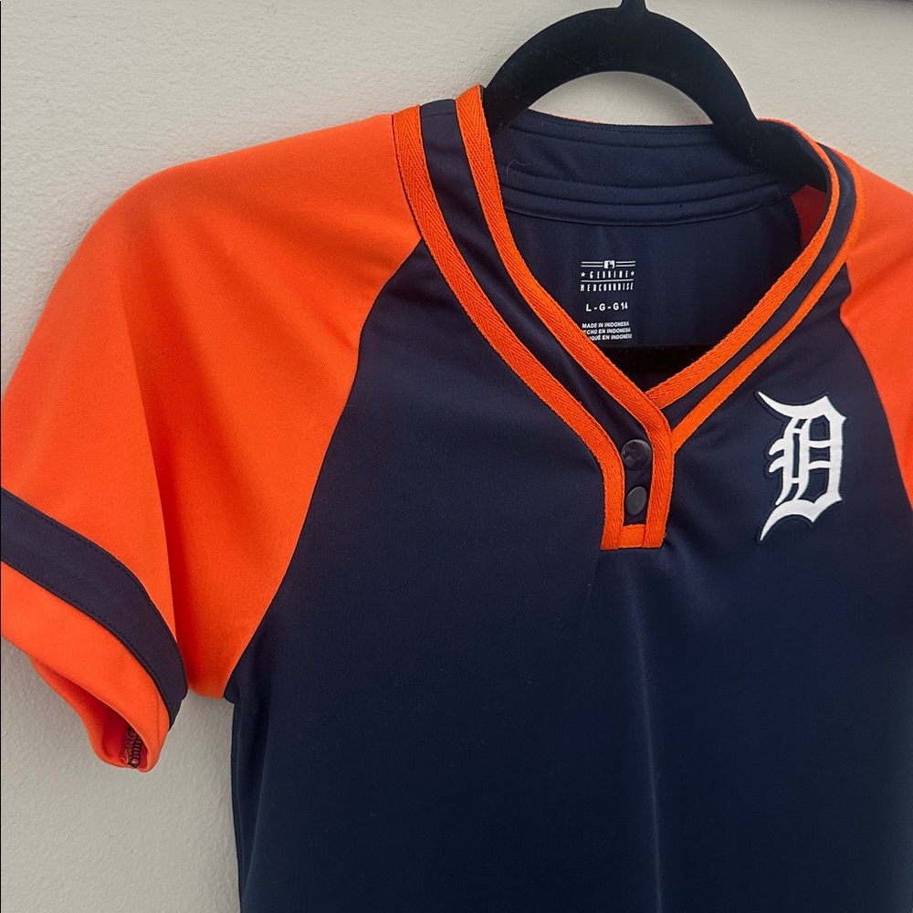 Detroit Tigers Jersey - Picture 4 of 5